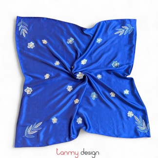 Khăn lụa 2 mặt  vuông xanh coban thêu hoa đào rơi 85*85 cm